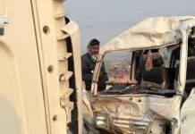 हरियाणा में बड़ा सड़क हादसा पेश आया है। स्कूली वैन की एक कार से टक्कर हो गई जिसमें 12 छात्राएं घायल हुई हैं।