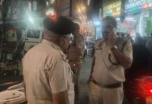 Karnal: म्यूजिक कंपनी के कार्यालय पर बदमाशों ने की कई राउंड फायरिंग, 10 जगह है गोलियों के निशान; शीशे टूटे सदर थाना के प्रभारी तरसेम ने बताया कि अल्फा सिटी में मकान नंबर 1244 में सागा म्यूजिक कंपनी के मालिक सुमित सिंह ने कार्यालय खोला हुआ है। बुधवार सुबह लोगों ने गोलियां चलने की आवाज सुनी।