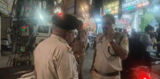 सदर थाना के प्रभारी तरसेम ने बताया कि अल्फा सिटी में मकान नंबर 1244 में सागा म्यूजिक कंपनी के मालिक सुमित सिंह ने कार्यालय खोला हुआ है। बुधवार सुबह लोगों ने गोलियां चलने की आवाज सुनी।