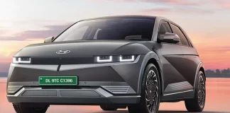Hyundai Car Discount in October हुंडई की ओर से भारतीय बाजार में कई सेगमेंट में वाहनों की बिक्री की जाती है। October महीने में अगर आप निर्माता की किसी एक गाड़ी को खरीदने का मन बना रहे हैं तो इस महीने किन कारों पर कितना डिस्‍काउंट हुंडई की ओर से ऑफर किया जा रहा है। किस पर सबसे ज्‍यादा बचत की जा सकती है। आइए जानते हैं।