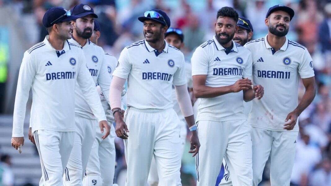 भारत ने दिन के खेल की शुरुआत से पहले अपनी पहली पारी पांच विकेट पर 448 रन पर घोषित की थी और 286 रनों की बढ़त हासिल कर ली थी। भारत ने दिन के खेल की शुरुआत से पहले अपनी पहली पारी पांच विकेट पर 448 रन पर घोषित की थी और 286 रनों की बढ़त हासिल कर ली थी।