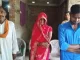 घरवालों की मर्जी के खिलाफ भागकर नफीस से की शादी, 20 दिन बाद ससुराल में लटकती मिली लाश, अलीना के साथ क्या हुआ? नोएडा में दहेज से जुड़ी चौंकाने वाली घटना आई। निक्की नाम की महिला को बेरहमी से जिंदा जला दिया गया। इस घटना के बाद एक बार फिर दहेज हत्या का मुद्दा उठा है। जींद में एक महिला का लाश लटकती हुई मिली है। खास बात है कि इस महिला ने बीस दिन पहले ही प्रेम विवाद किया था।