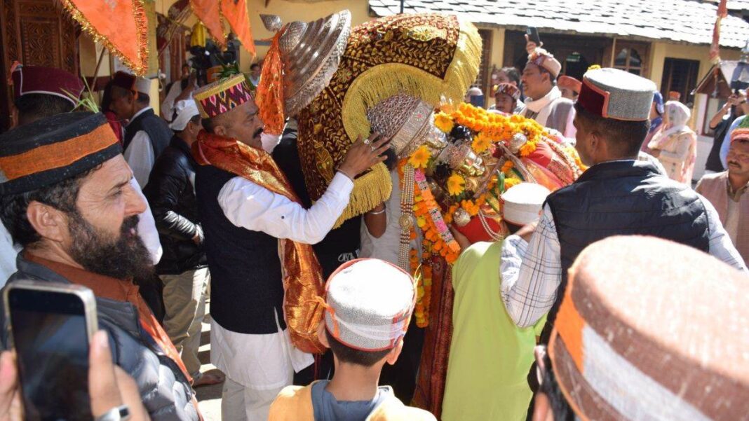 कुल्लू दशहरा संस्कृति और आध्यात्मिकता का जीवंत उत्सव है।