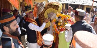 कुल्लू दशहरा संस्कृति और आध्यात्मिकता का जीवंत उत्सव है।