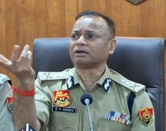 हरियाणा पुलिस की 100 टीम बदमाशों को पकड़ने के लिए देश के लिए कौने-कौने में घूम रही हैं।