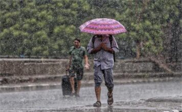 बारिश से चंडीगढ़ में बदला मौसम का मिजाज, अक्तूबर महीने में सर्दी का अहसास, 36 से गिरकर 22 डिग्री पहुंचा पारा मौसम विभाग का अनुमान है कि बुधवार यानि आज भी आसमान में बादल छाए रहेंगे, लेकिन गुरुवार से मौसम साफ होने लगेगा।
