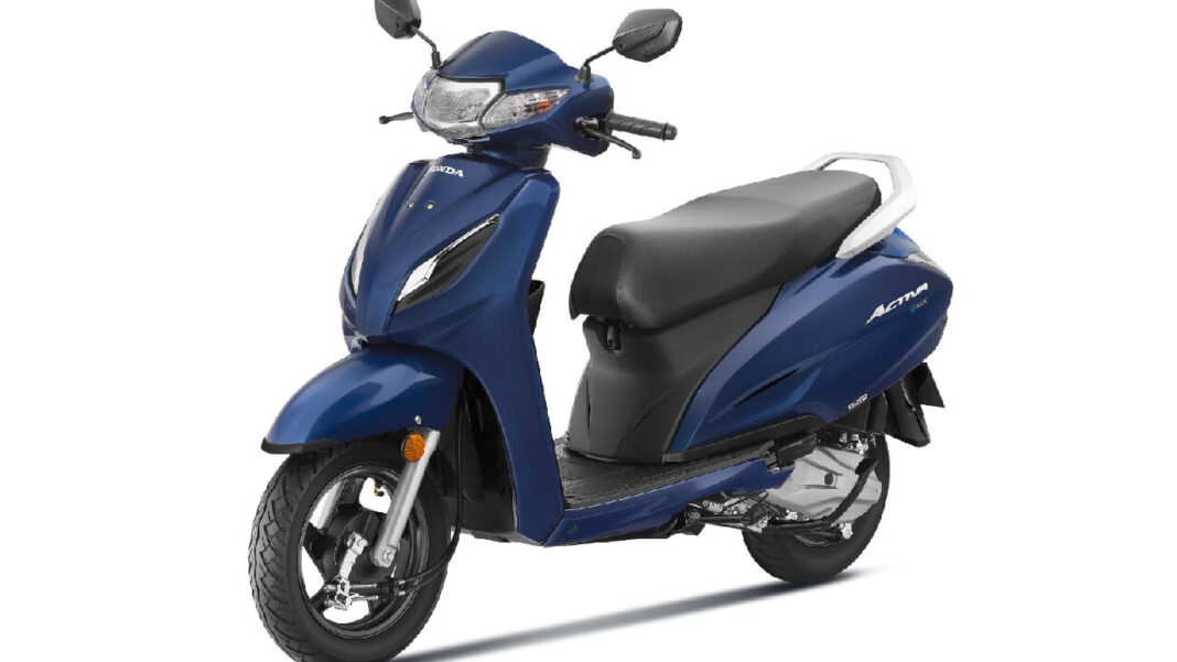 बेहतरीन माइलेज, आसान ड्राइविंग और समय के साथ हुए अपडेट्स ने इसे हर वर्ग के लोगों के बीच लोकप्रिय बनाया है। बेहतरीन माइलेज, आसान ड्राइविंग और समय के साथ हुए अपडेट्स ने इसे हर वर्ग के लोगों के बीच लोकप्रिय बनाया है।