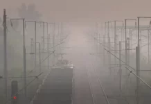 हवा में घुला जहर:प्रदूषण नियंत्रण बोर्ड ने NHAI को जारी किया नोटिस, हरियाणा का ये शहर देश में सबसे प्रदूषित दिवाली के बाद से प्रदूषण लगातार खतरनाक स्तर पर बना हुआ है।