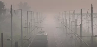 दिवाली के बाद से प्रदूषण लगातार खतरनाक स्तर पर बना हुआ है।