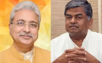 हरियाणा में पार्टी को मजबूत करने के लिए कांग्रेस ने लगाया जाट-OBC पर दांव, क्या अब खत्म होगी गुटबाजी हरियाणा की स्थिति को पंजाब से जोड़कर भी देखा जा सकता है। हरियाणा में इंडियन नैशनल लोकदल थी तो पंजाब में अकाली दल। लेकिन कांग्रेस की आंतरिक खींचतान ने दोनों जगह तीसरी ताकत को स्पेस दे दिया।