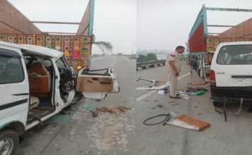 सोनीपत में कैंटर ने पिकअप गाड़ी को टक्कर मार दी। पिकअप में किसान व श्रमिक सवार थे। टक्कर इतनी जबदरस्त थी कि हादसे में किशोर व युवक की मौत हो गई और पांच अन्य घायल हो गए।