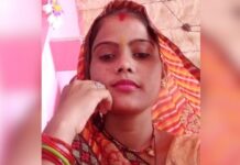 परिजनों ने लगाए लापरवाही के आरोप,बच्चे ने भी गर्भ में तोड़ा दम,डिलिवरी के लिए अस्पताल में आई महिला की मौत सामुदायिक स्वास्थ्य केंद्र में डिलिवरी के लिए आई महिला और उसके होने वाले बच्चे की मौत हो गई। परिजनों ने अस्पताल के चिकित्सों पर लापरवाही के आरोप लगाए हैं।