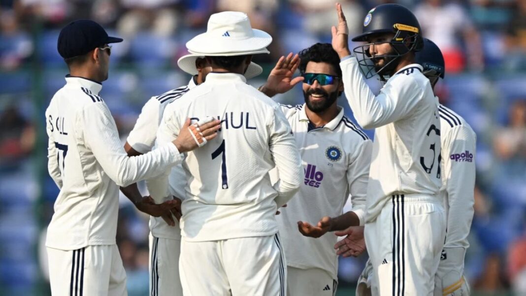 भारत और वेस्टइंडीज के बीच दूसरे टेस्ट के चौथे दिन वेस्टइंडीज ने शानदार बल्लेबाजी करते हुए 9 विकेट पर 320 से अधिक रन बनाए।