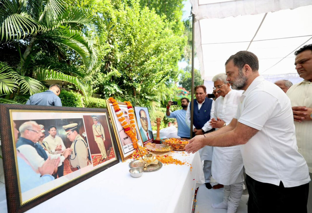 कांग्रेस नेता राहुल गांधी ने मंगलवार को एडीजीपी वाई पूरण कुमार के परिवार से मुलाकात की और सांत्वना जताई। इसके बाद उन्होंने हरियाणा सरकार से मांग की कि आरोपियों को गिरफ्तार कर परिवार को न्याय दिलाया जाए।