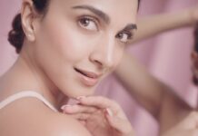 सिद्धार्थ से फ्लर्ट करने पर कियारा से माफी मांगने वाली मॉडल ने हद कर दी, कोट के साथ पहना बस हार, पीछे से भी कटा सोशल मीडिया पर इस समय एक मॉडल की फोटोज तेजी से वायरल हो रही हैं, जो सिद्धार्थ मल्होत्रा के साथ बीते साल रैंप पर फ्लर्ट करती नजर आई थी।