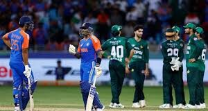 एशिया कप 2025 में भारत और पाकिस्तान की टीमों के मैच के बाद खूब बवाल हुआ। जिसके बाद एक दिग्गज क्रिकेटर ने दोनों टीमों के मैच को आयोजित ना करने की बात की है।