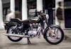 शोरूम के बाहर लग गई ग्राहकों की लाइन,सस्ती होते ही दोगुनी हुई Royal Enfield Bullet 350 की बिक्री! सितंबर में शुरू हुए फेस्टिव सीजन ने भी डिमांड को बढ़ाने में अहम भूमिका निभाई। इस दौरान ज्यादातर लोग नया वाहन खरीदना पसंद करते हैं।
