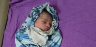 राई थाना पुलिस को सूचना मिली कि रूढ़े बाबा की मढ़ी के पास नवजात बच्ची पड़ी है। जिस पर पुलिस मौके पर पहुंची और जांच की। आसपास पता करने पर बच्ची के बारे में कोई जानकारी नहीं मिल सकी।