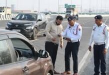 गुरुग्राम ट्रैफिक पुलिस अब नहीं काटेगी मैन्युअल चालान, डीजीपी ने जारी किए आदेश,वाहन चालकों को राहत! गुरुग्राम में डीजीपी के नए आदेश के बाद अब ट्रैफिक पुलिस उन जगहों पर मैन्युअल चालान नहीं करेगी