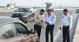 गुरुग्राम ट्रैफिक पुलिस अब नहीं काटेगी मैन्युअल चालान, डीजीपी ने जारी किए आदेश,वाहन चालकों को राहत! गुरुग्राम में डीजीपी के नए आदेश के बाद अब ट्रैफिक पुलिस उन जगहों पर मैन्युअल चालान नहीं करेगी