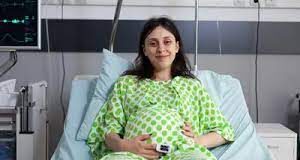 डॉ. बोलीं-दर्द समझने के लिए पार्टनर का साथ जरूरी,डिलीवरी रूम में पत्नी को दर्द में तड़पता देख फूट-फूटकर रोया पति