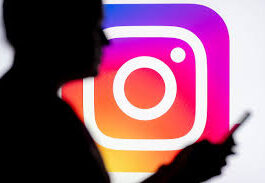 Instagram Diwali Update: दिवाली के मौके पर इंस्टाग्राम ने यूजर्स के लिए खास तोहफा पेश किया है। कंपनी ने नए AI-पावर्ड “Restyle Effects” लॉन्च किए हैं, जिनकी मदद से फोटो और वीडियो में दीये, पटाखे और रंगोली जैसे पारंपरिक दिवाली एलिमेंट्स जोड़े जा सकते हैं।