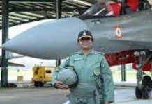 राफेल में राष्ट्रपति: अंबाला एयरबेस से फाइटर प्लेन सूट पहन द्रौपदी मुर्मू ने भरी उड़ान, रचा इतिहास राष्ट्रपति द्रौपदी मुर्मू बुधवार सुबह अंबाला के एयरफोर्स स्टेशन पहुंचीं। वहीं, सुरक्षा के लिहाज से एयरफोर्स स्टेशन के आसपास के इलाके में ड्रोन उड़ाने पर पाबंदी लगाई गई है।