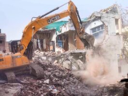 यह मामला कई साल तक लंबित रहा। 19 जुलाई 2023 को हाईकोर्ट के न्यायाधीश अनिल क्षेत्रपाल ने स्टे निरस्त किया था।