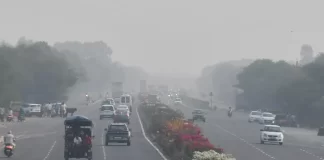 Haryana Weather: नारनौल का न्यूनतम तापमान प्रदेश में सबसे कम 7 डिग्री, कई जिलों में पूरा दिन चलीं ठंडी हवाएं मौसम विशेषज्ञों का कहना है कि आने वाले दिनों में भी जिले में ऐसा ही मौसम बना रह सकता है। सुबह के समय धुंध का स्तर बढ़ सकता है और दृश्यता में और कमी आ सकती है।