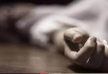 Haryana Crime: ससुराल पक्ष की प्रताड़ना से तंग आकर युवक ने किया सुसाइड, तीन साल पहले हुई थी शादी, केस दर्ज करनाल में 27 साल के युवक ने सुसाइड कर लिया। पीड़ित पिता ने बताया साहिल के सुसराल वाले उस पर प्रॉपर्टी लेने का दबाव बना रहे थे।