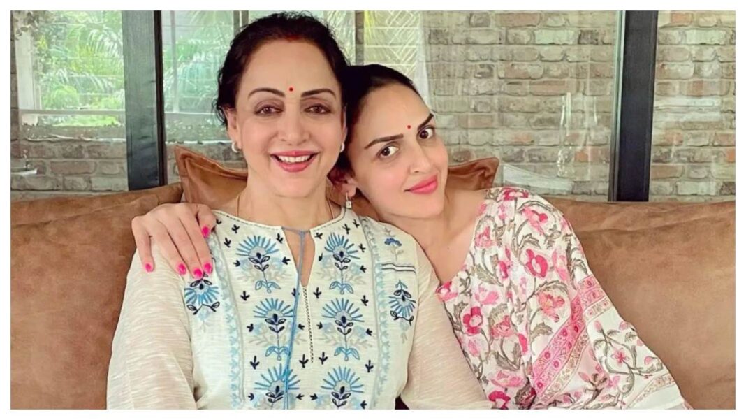 बॉलीवुड के जाने माने एक्टर धर्मेंद्र की बेटी ईशा देओल ने अपने एक इंटरव्यू में मां हेमा मालिनी की सुंदरता का राज लोगों को बताया था।