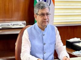 रेल मंत्री अश्विनी वैष्णव ने दिल्ली से चंडीगढ़ तक रेल खंड का निरीक्षण किया। यह निरीक्षण विंडो ट्रेलिंग के माध्यम से किया गया।