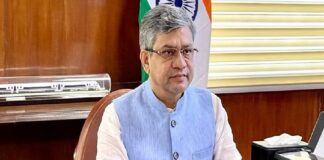 रेल मंत्री अश्विनी वैष्णव ने दिल्ली से चंडीगढ़ तक रेल खंड का निरीक्षण किया। यह निरीक्षण विंडो ट्रेलिंग के माध्यम से किया गया।