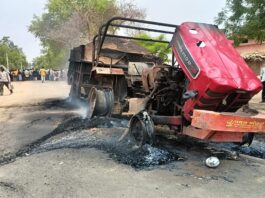 सोनीपत में ईको गाड़ी और ट्रैक्टर-ट्रॉली की टक्कर में दंपती व बेटी की मौत हो गई। हादसे में तीन लोग घायल हो गए।