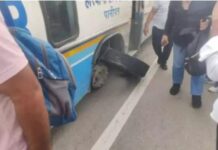 साइड न देने पर भड़के बदमाश, तलवारों के साथ टूट पड़े… महिलाओं ने दिखाया दम! हरियाणा के फतेहाबाद जिले में महिलाओं ने बहादुरी का परिचय देते हुए एक बस ड्राइवर की जान बचा ली।