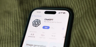 ओपनएआई अपने चैटजीपीटी में जल्द ही एज वेरिफिकेशन फीचर ला रहा है। इससे एडल्ट यूजर्स कुछ खास विषयों पर भी बातचीत कर सकेंगे। ऐसा करके कंपनी यूजर बेस बढ़ाना चाहती है।