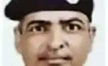 हरियाणा के हिसार जिले में एक खौफनाक घटना सामने आई है। कुछ गुंडों की भीड़ ने एक पुलिस अधिकारी की पीट-पीटकर हत्या कर दी।