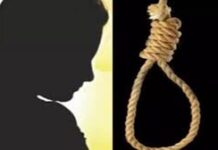 Fatehabad News: दसवीं की छात्रा ने फंदा लगाकर की आत्महत्या! जांच अधिकारी संदीप ने बताया कि अशोक नगर निवासी सानिया अपने माता-पिता और बड़े भाई के साथ रहती थी।