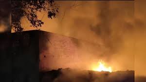 जगाधरी गेट के पास फ्रैंडस कॉलोनी में एक घर में डीजल की भट्टी में आग लगने का मामला सामने आया है। जगाधरी गेट के पास फ्रैंडस कॉलोनी में एक घर में डीजल की भट्टी में आग लगने का मामला सामने आया है।