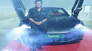 शेफाली वर्मा बोल्ड डिजाइन, लेटेस्ट टेक्नॉलजी और शानदार परफॉर्मेंस वाली एमजी साइबरस्टर खरीदने वालीं पहली महिला क्रिकेटर हैं। शेफाली वर्मा बोल्ड डिजाइन, लेटेस्ट टेक्नॉलजी और शानदार परफॉर्मेंस वाली एमजी साइबरस्टर खरीदने वालीं पहली महिला क्रिकेटर हैं।