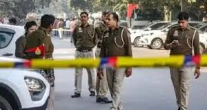 पुलिस को देखते मेहताब ने फायरिंग कर दी। पुलिस ने भी जवाबी कार्रवाई करते हुए मेहताब पर गोली चलाई।