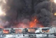 भिवंडी के MIDC इलाके में लगी भीषण आग, दूर-दूर तक नजर आ रहीं लपटें यह आग यहां एक डाइंग कंपनी में लगी है। मौके पर कई दमकल की गाड़ियां पहुंची हैं। आग की लपटें दूर-दूर तक नजर आ रही हैं।