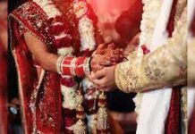 अंकल जी ने कहा 4 घंटे के 40 लाख रु शादी के, बर्बादी…भाई लोग ये फंक्शन सिंपल रखो, और मत खिलाओ हम जैसे लोगों को आजकल लड़का-लड़की शादी को ग्रैंड और लग्जरी बनाना चाहते हैं, लेकिन इसी चाहत में लाखों रु खर्च हो जाते हैं।