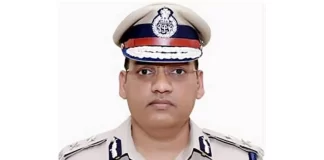 यूपीएससी ने चंडीगढ़ में दर्ज एफआईआर की मौजूदा स्थिति के बारे में पूछा है।