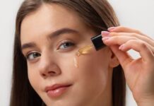 41 साल की बेदाग और चमकदार त्वचा वाली महिला ने कहा कि 'मैं रेटिनॉल क्रीम नहीं लगाती हूं।' इस वीडियो पर डर्मेटोलॉजिस्ट आंचल पंथ ने रिएक्शन दिया है।