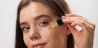 41 साल की बेदाग और चमकदार त्वचा वाली महिला ने कहा कि 'मैं रेटिनॉल क्रीम नहीं लगाती हूं।' इस वीडियो पर डर्मेटोलॉजिस्ट आंचल पंथ ने रिएक्शन दिया है।