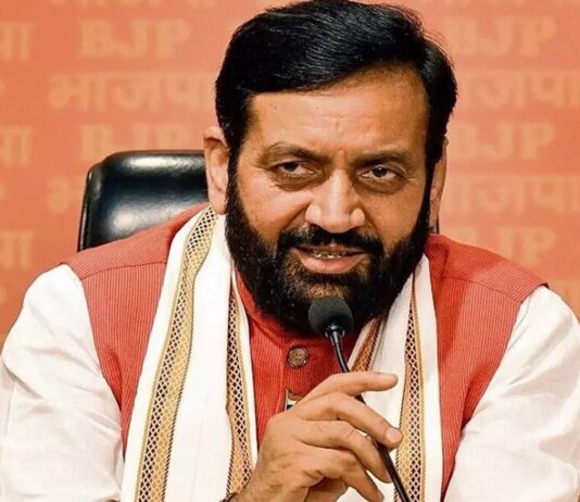 हरियाणा के बहादुरगढ़ के निर्दलीय विधायक राजेश जून सरकार की खास मेहरबानी के चलते सुर्खियों में हैं।