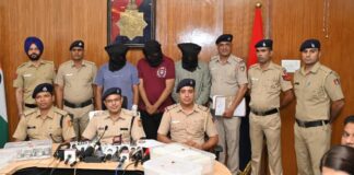 चंडीगढ़ क्राइम ब्रांच ने एक अंतरराज्यीय नकली नोट गिरोह का पर्दाफाश किया है। कई राज्यों में सक्रिय इस नेटवर्क से पांच आरोपियों की गिरफ्तारी के साथ भारी मात्रा में जाली भारतीय मुद्रा और उपकरण बरामद किए गए हैं।