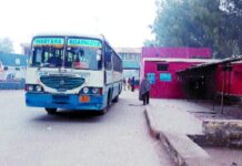 हरियाणा रोडवेज की लापरवाही: फॉग लाइट के बिना सड़कों पर दौड़ रही बसें, धुंध में हादसों का अंदेशा रोडवेज विभाग का कहना है कि आधुनिक बसों में फॉग लाइट के स्थान पर बल्ब लगाने का इंतजाम होता है, जिसमें पीली रोशनी का बल्ब लगा दिया जाता है, कुछ पुरानी बसें बिना फॉग लाइट ही सड़क पर दौड़ रही हैं।