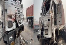 हरियाणा के बुधवार की रात को एक बड़ा हादसा हुआ। भूसे से लदा एक ट्रक हाईवे पर एक आल्टो कार के ऊपर पलट गया।